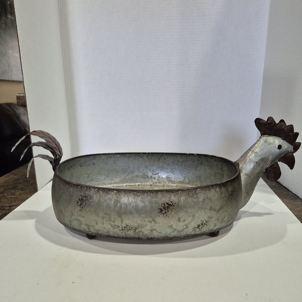 Vintage Rustic Metal Rooster Planter/ Serving Tray